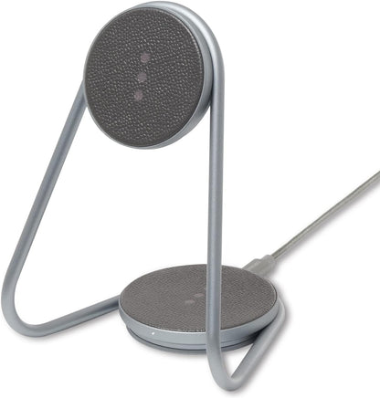 CARGA ELEGANTE – Soporte de Carga Inalámbrica 2 en 1 con Lino Belga y Tecnología MagSafe